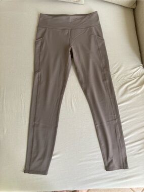Abercrombie and Fitch soft pocket leggings size small 7/8 length